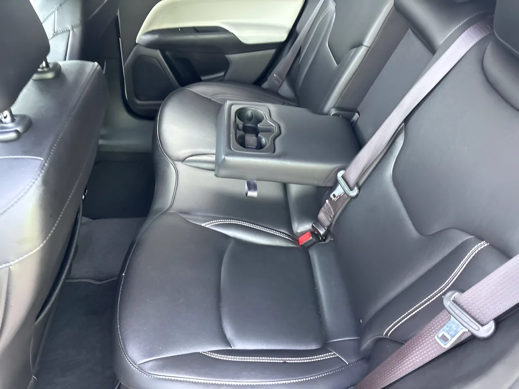 Used 2025 Silver Jeep Limited image 34