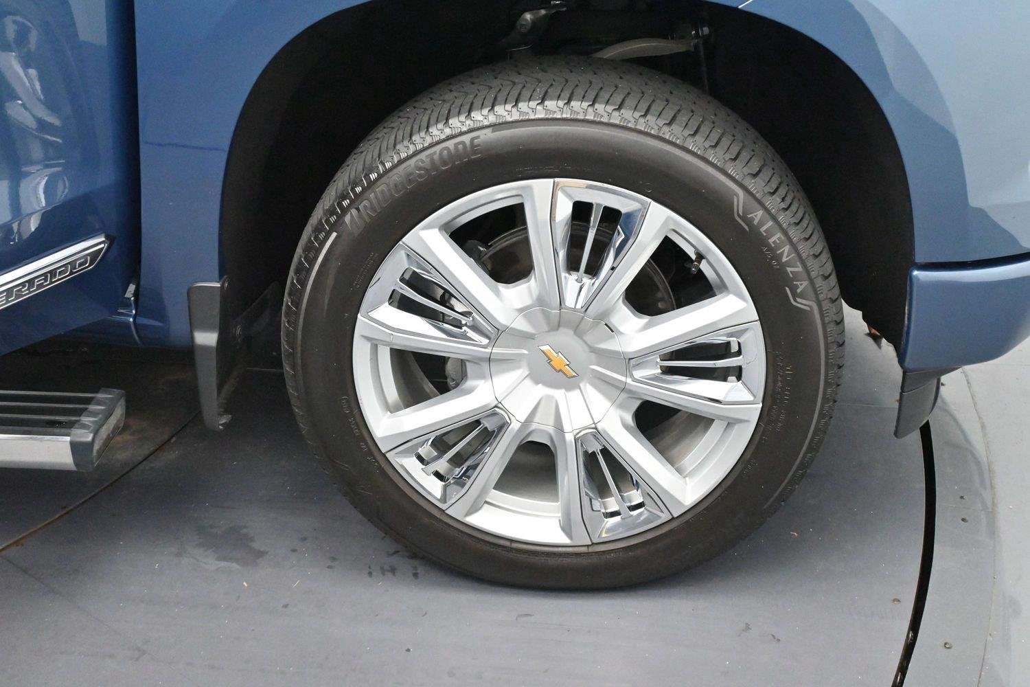 Used 2024 Lakeshore Blue Metallic Chevrolet High Country image 35