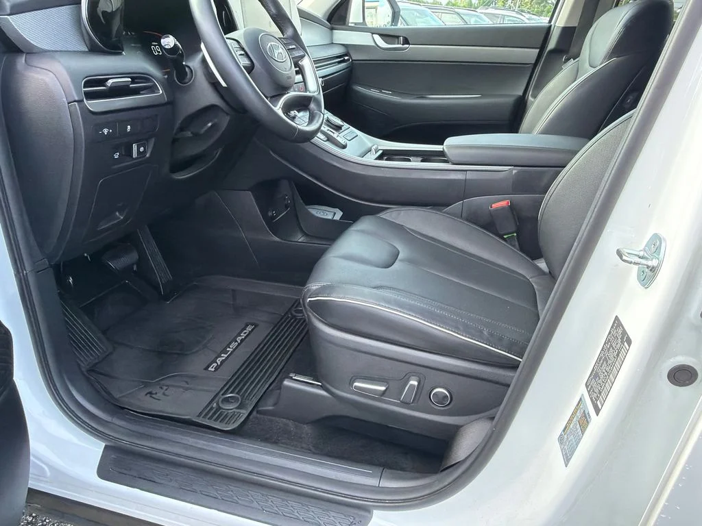 Used 2025 White Hyundai XRT image 9