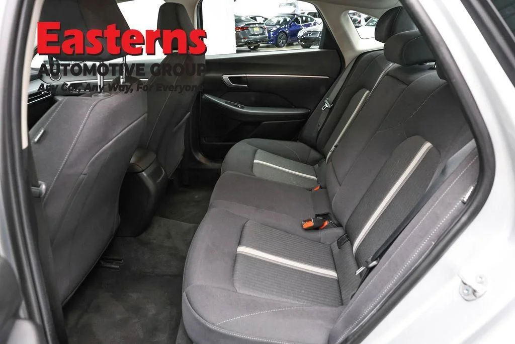 Used 2025 Silver Hyundai SEL image 24