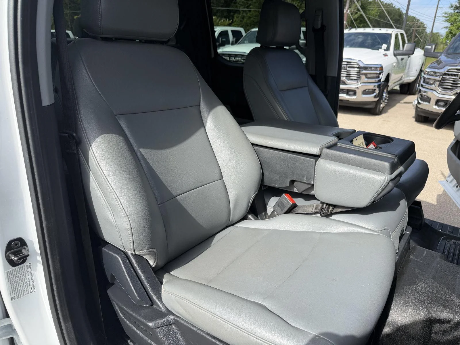 Used 2023 Oxford White Ford XL image 21