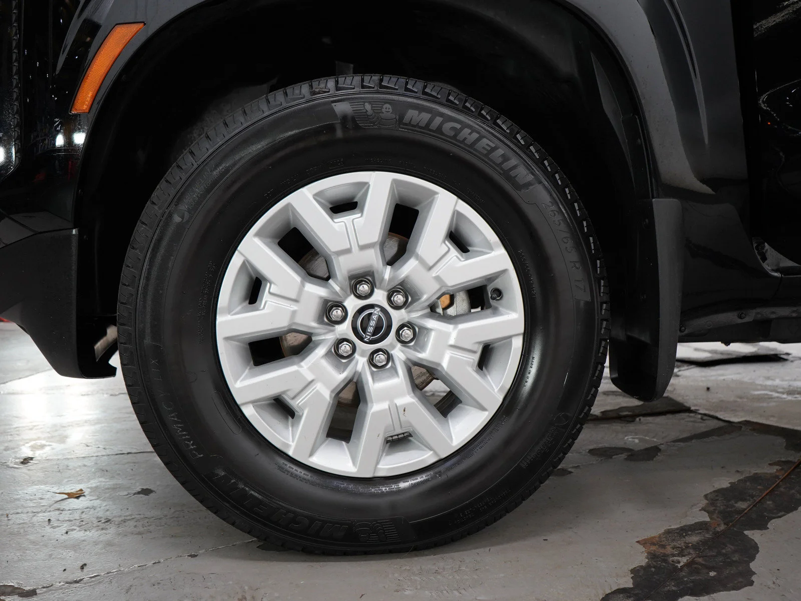 Used 2023 Super Black Nissan SV image 32