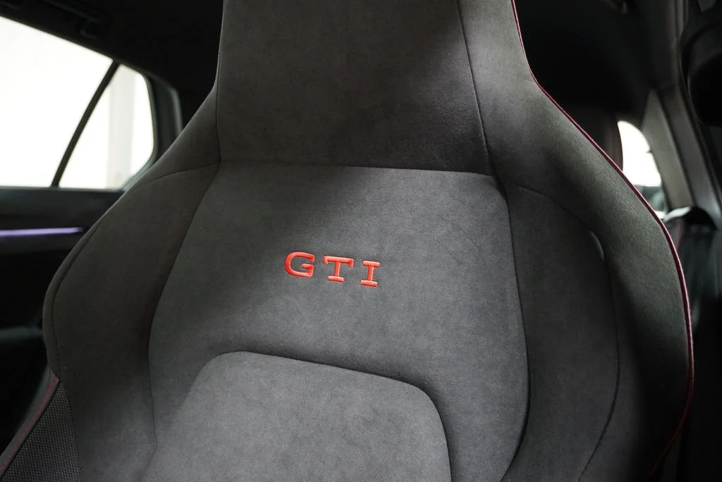 New 2026 Moonstone Gray Volkswagen SE image 11