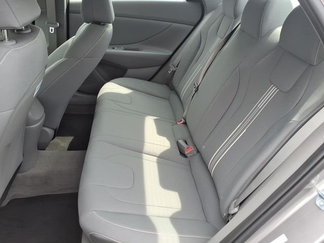 Used 2023  Hyundai SEL image 22