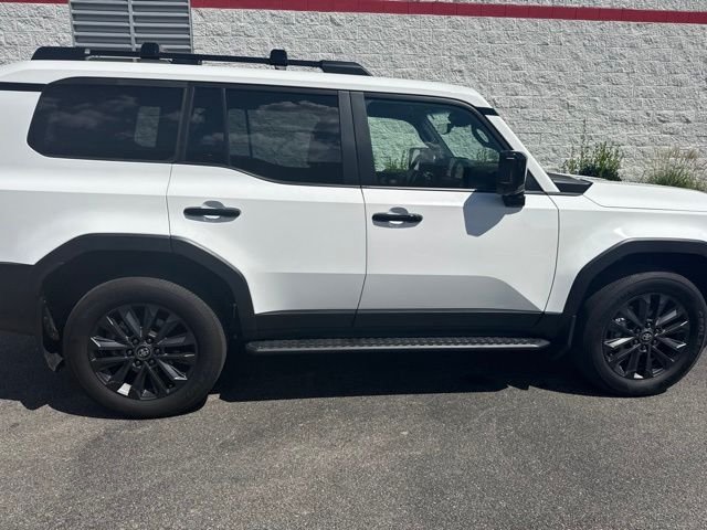 Used 2025 White Toyota Base image 8