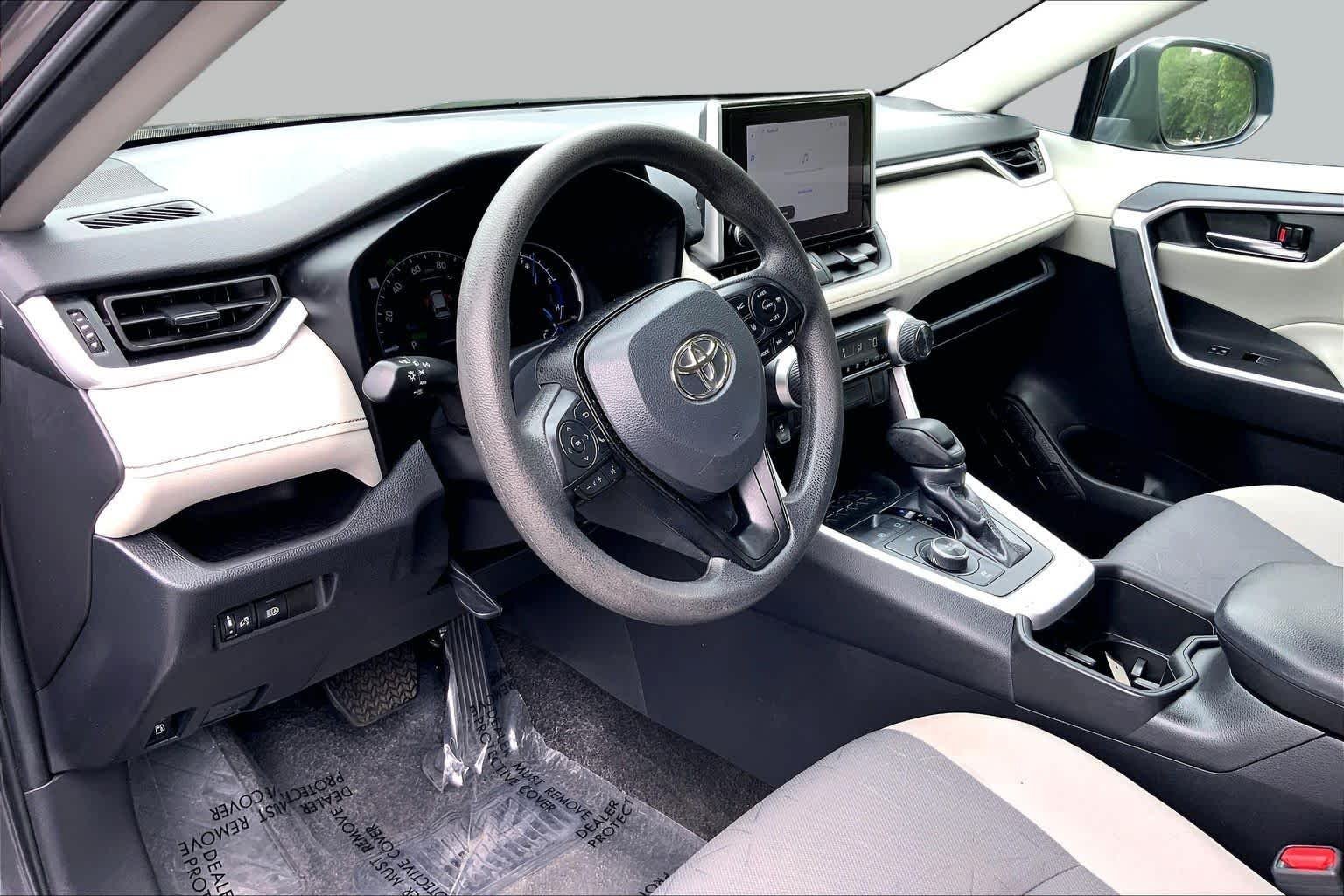 Used 2024 Magnetic Gray Metallic Toyota Hybrid XLE image 18