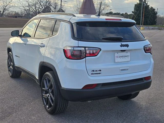 New 2026 Bright White Clear-Coat Exterior Paint Jeep Latitude image 3