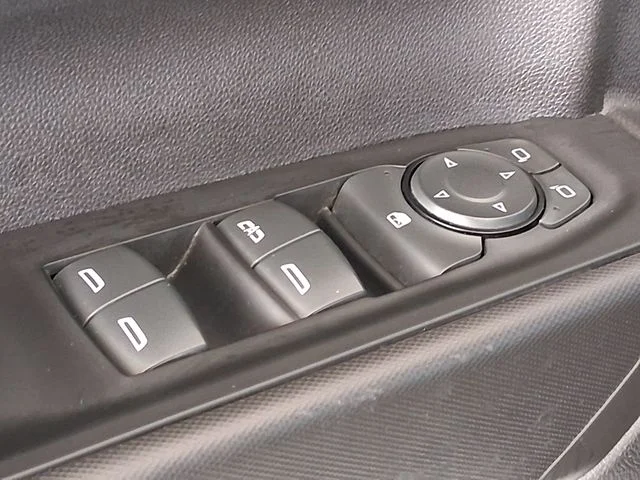 Used 2023 White Chevrolet Custom image 16