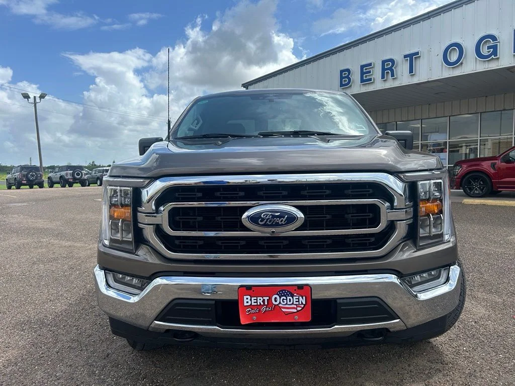 Used 2023 Gray Ford XLT image 2