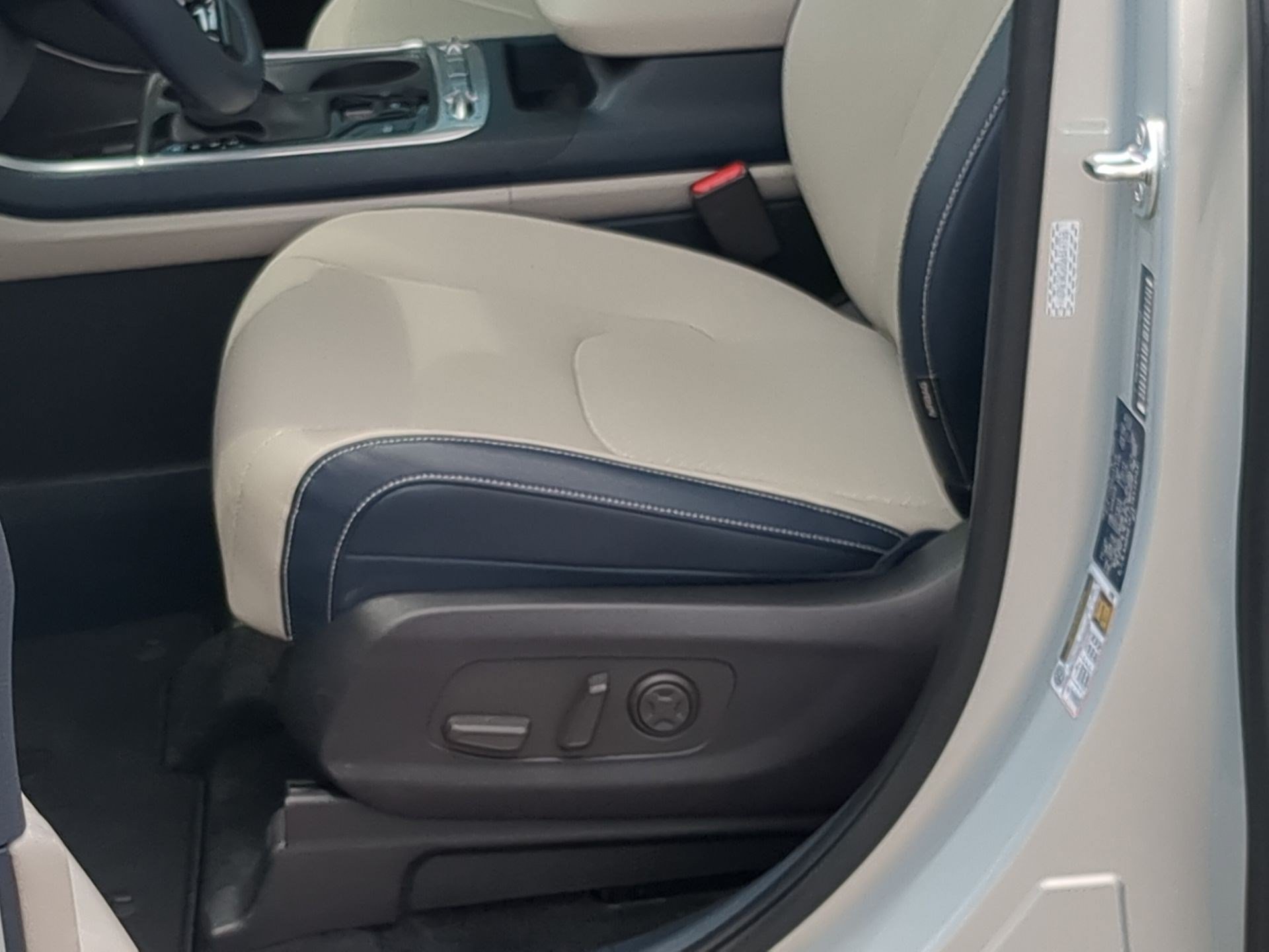 2025 Kia Carnival SX Prestige - Photo 12