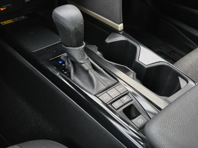 Used 2025 Ice Toyota LE image 15