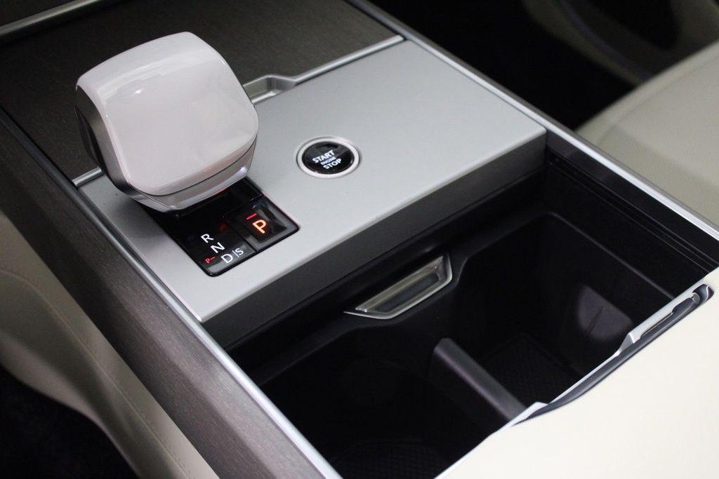 New 2026 Santorini Black Land Rover SV image 32