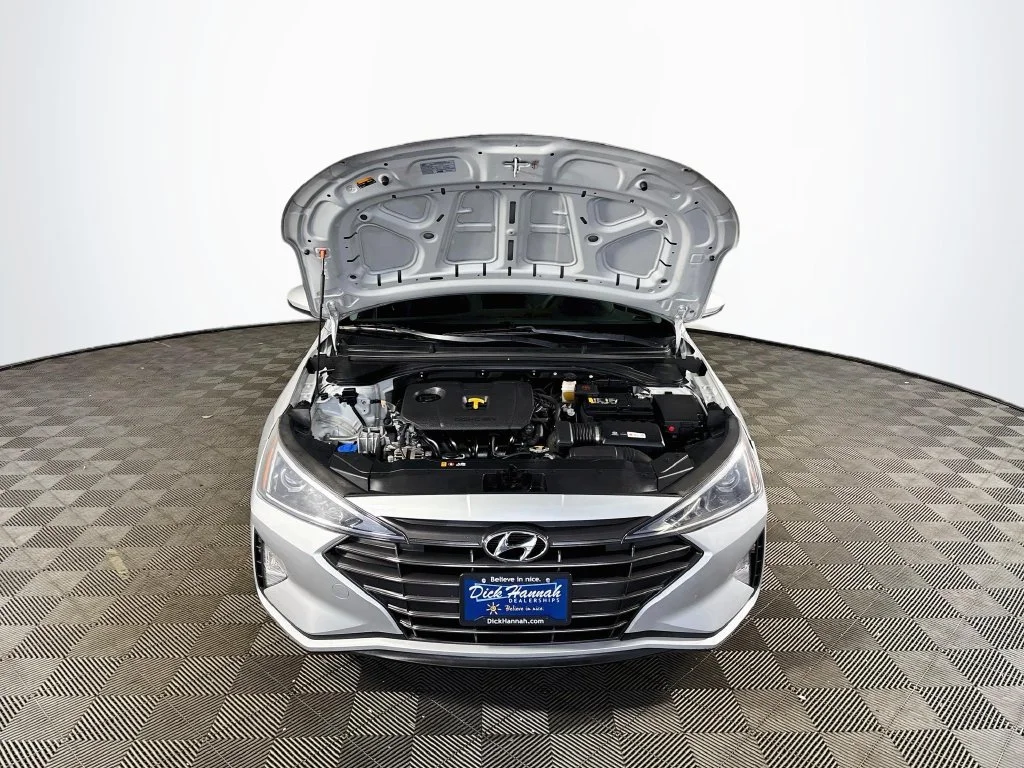 Used 2019 Silver Hyundai SE image 21