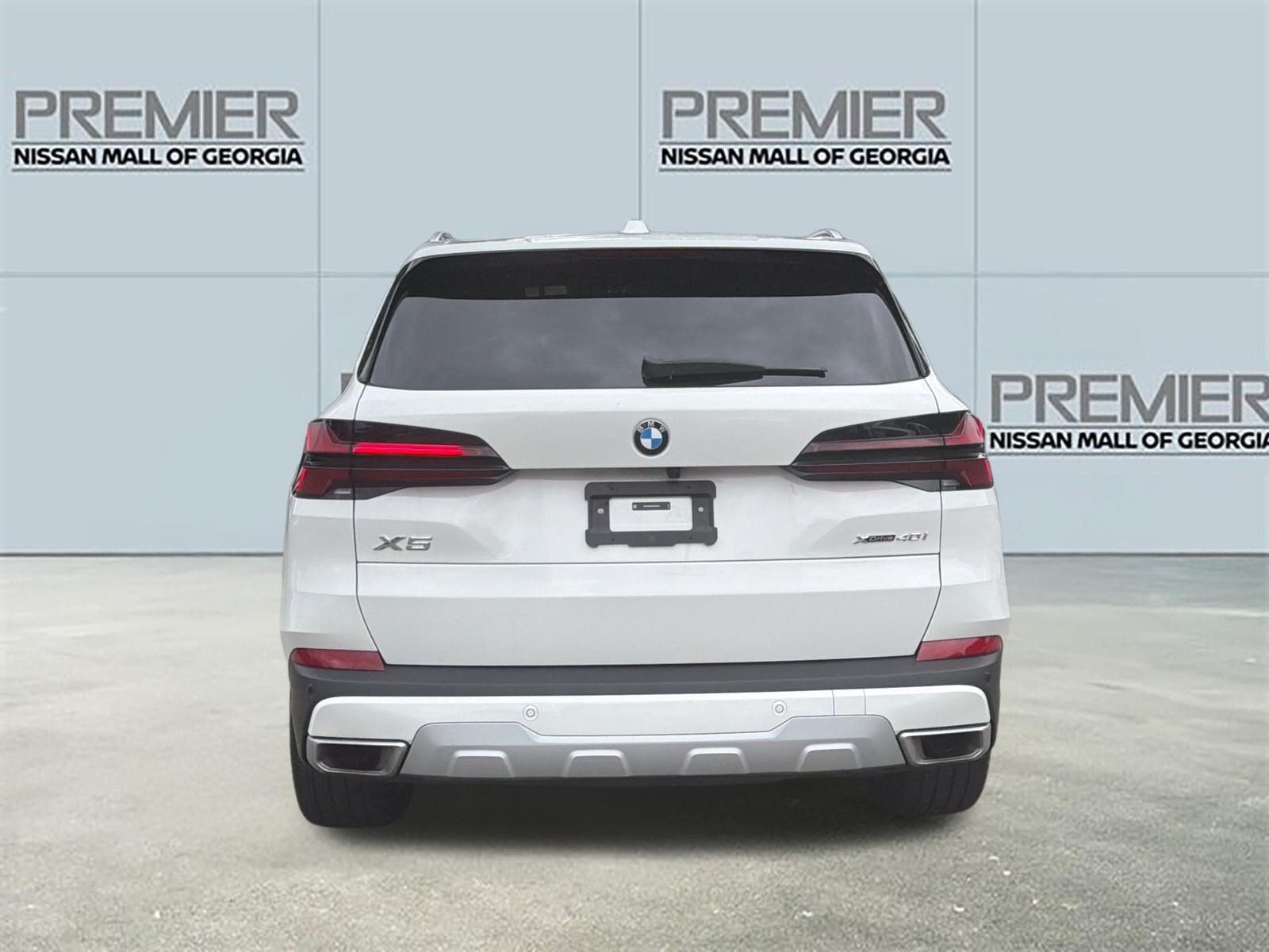 Used 2026 White BMW xDrive40i image 29