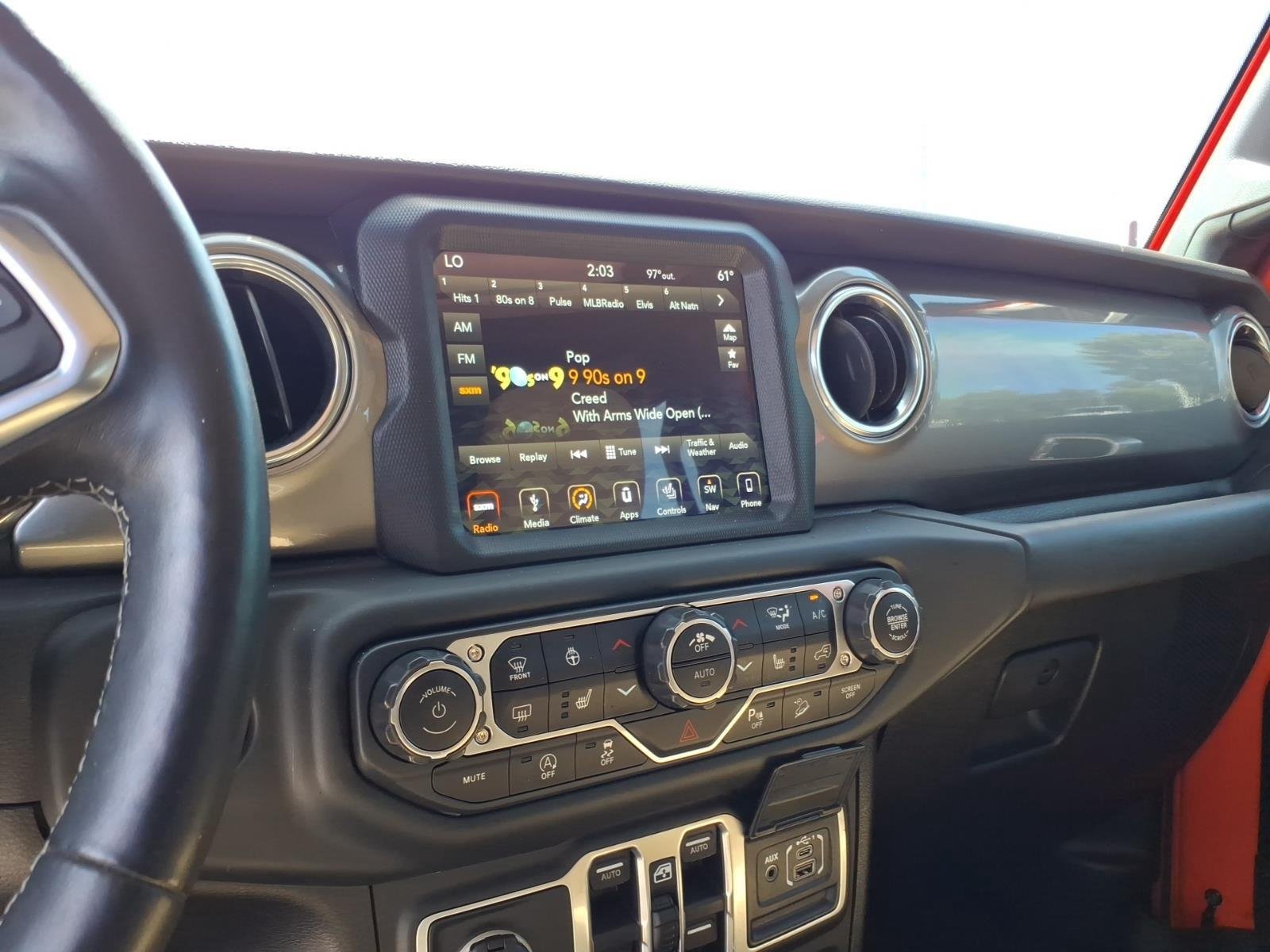 Used 2018 Punkn Metallic Clearcoat Jeep Sahara image 24