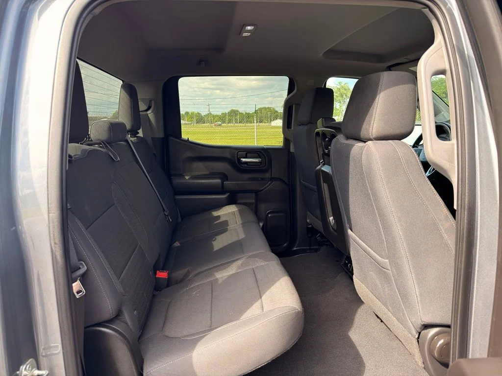 Used 2019 Gray Chevrolet LT image 28