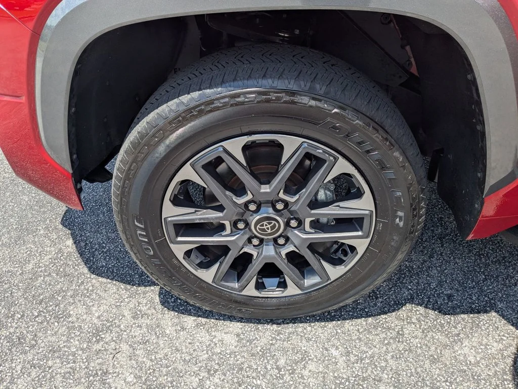Used 2022  Toyota Limited image 10