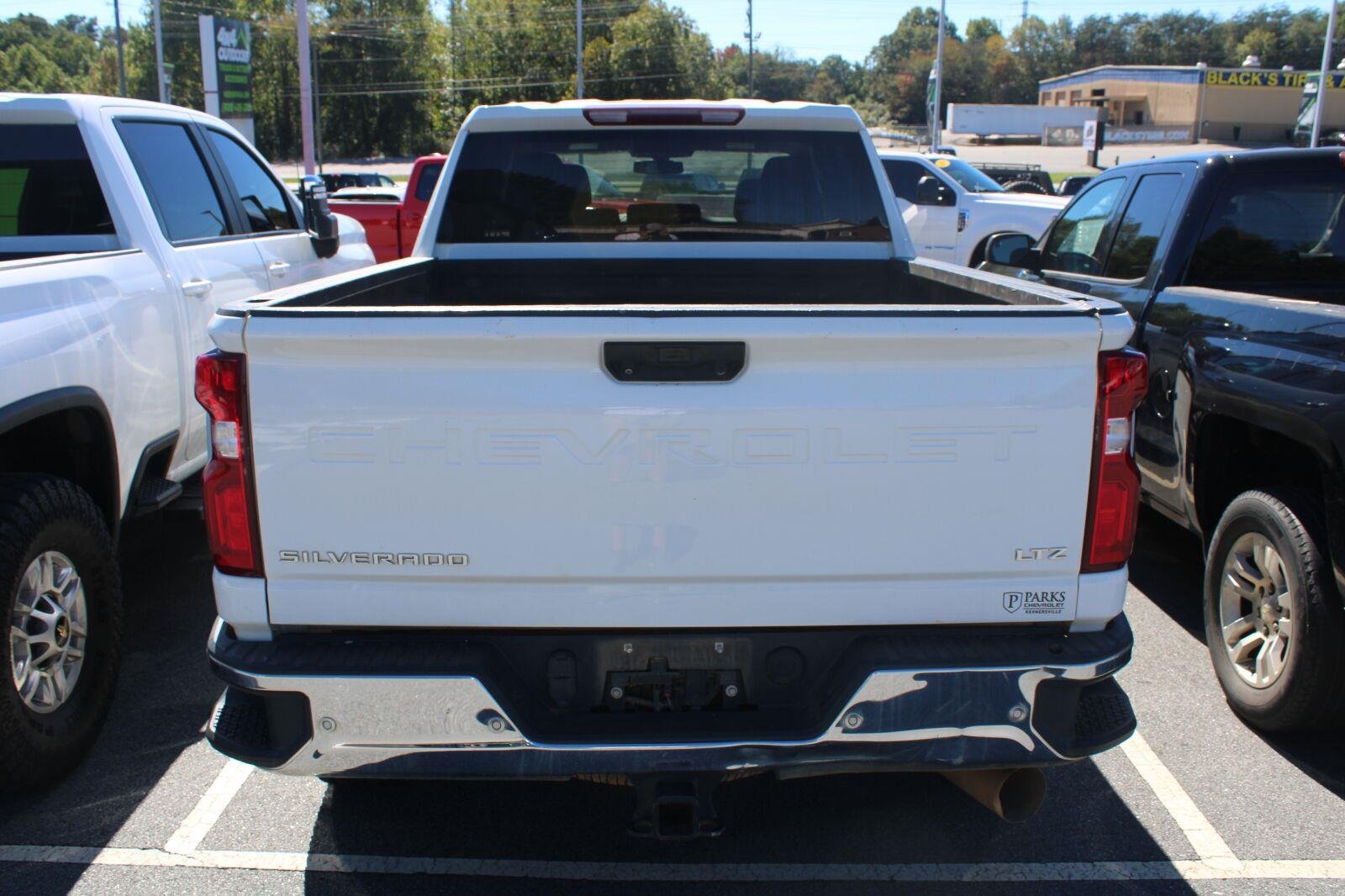 Used 2022 Summit White Chevrolet LTZ image 7