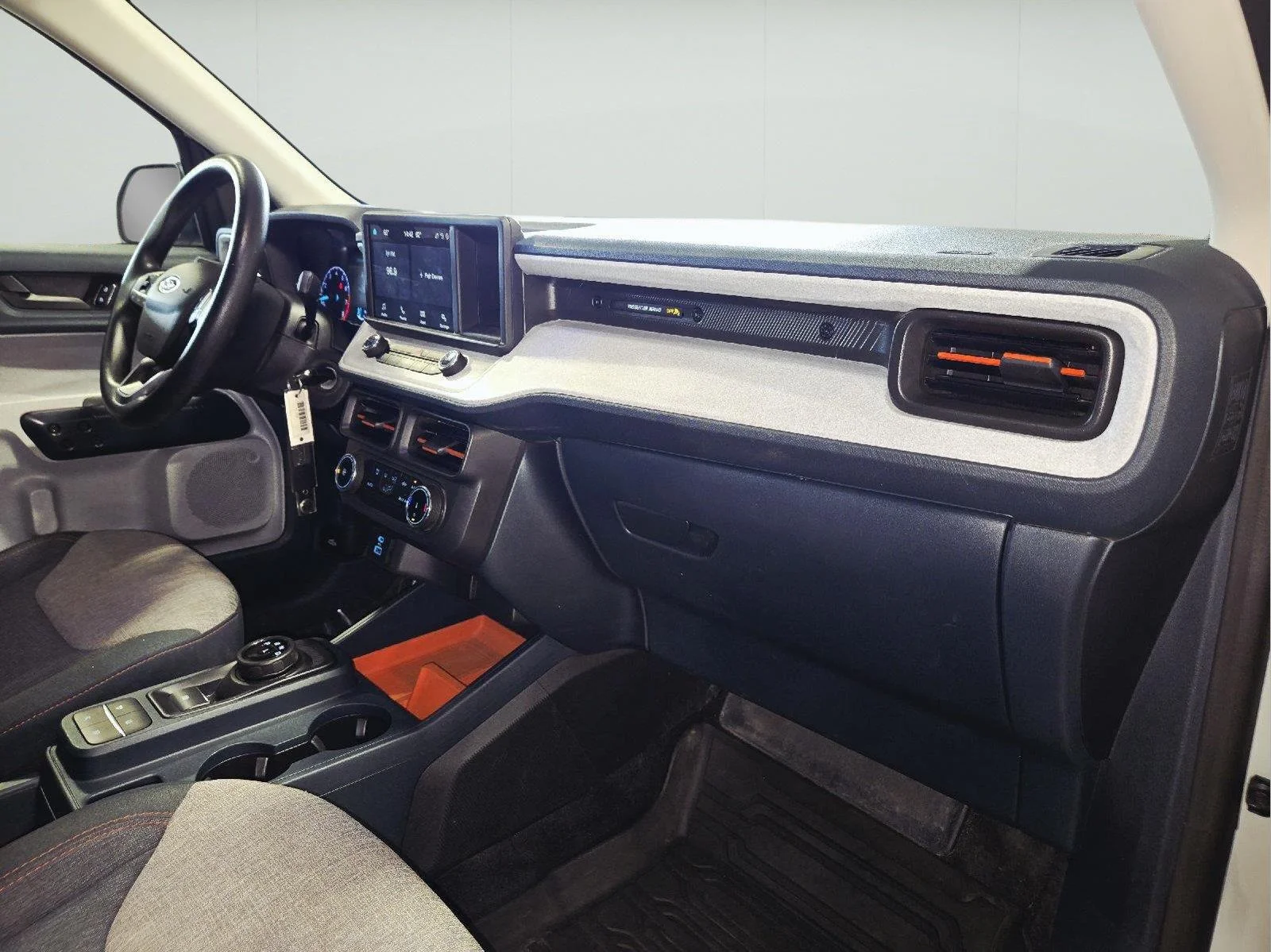 Used 2024 Cactus Gray Ford XLT image 41