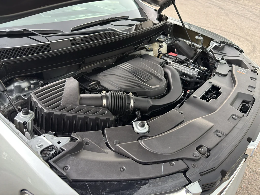 Used 2025 Sterling Metallic GMC AWD Elevation image 33
