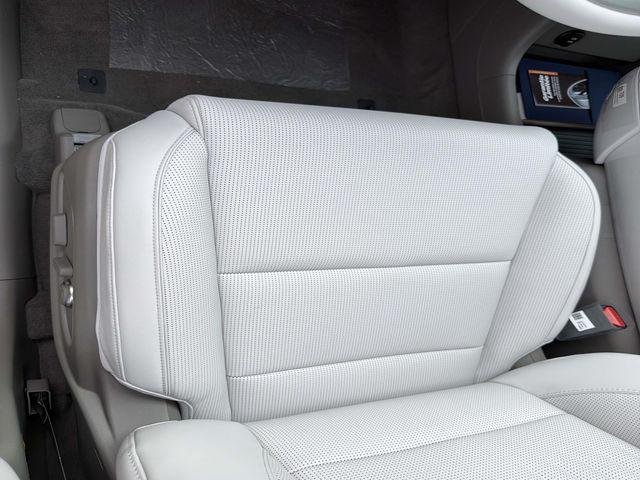 New 2027 Blue Hyundai SEL Premium FWD image 9