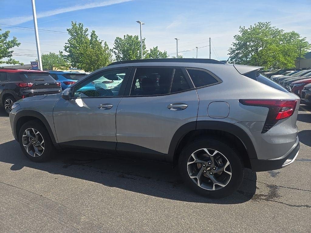Used 2024 Sterling Gray Metallic Chevrolet LT image 4