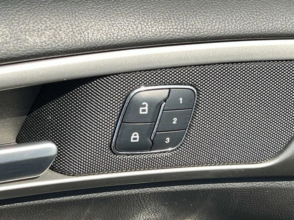 Used 2016 Gray Ford SE image 13