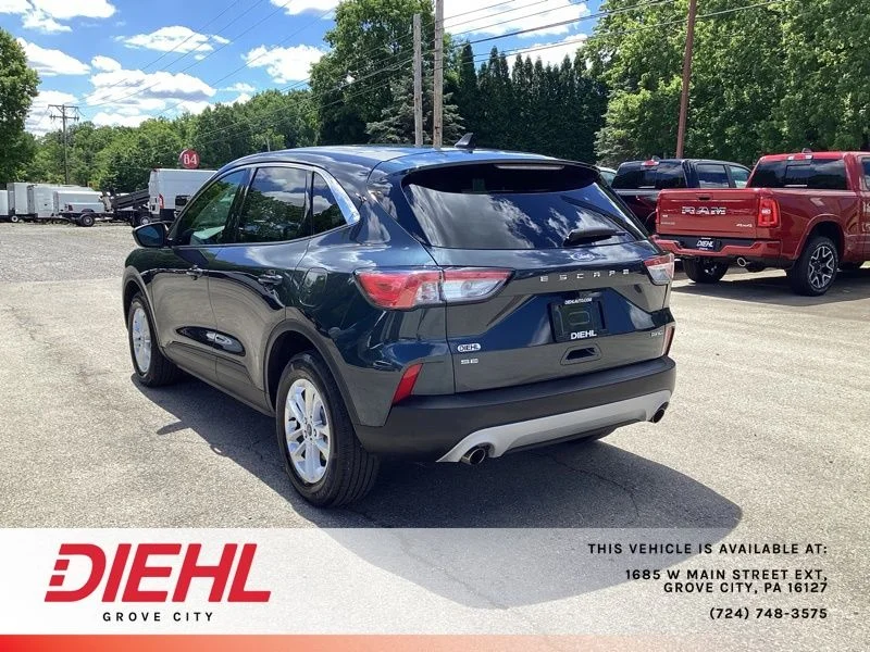 Used 2022 Blue Ford SE image 5