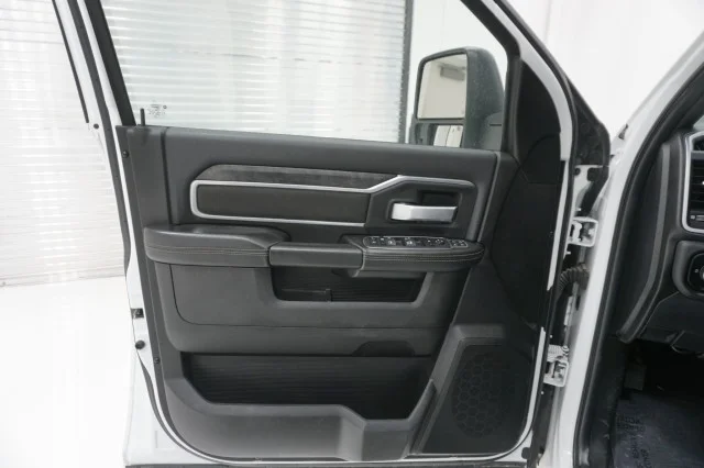 Used 2024 WHITE Ram Big Horn image 12