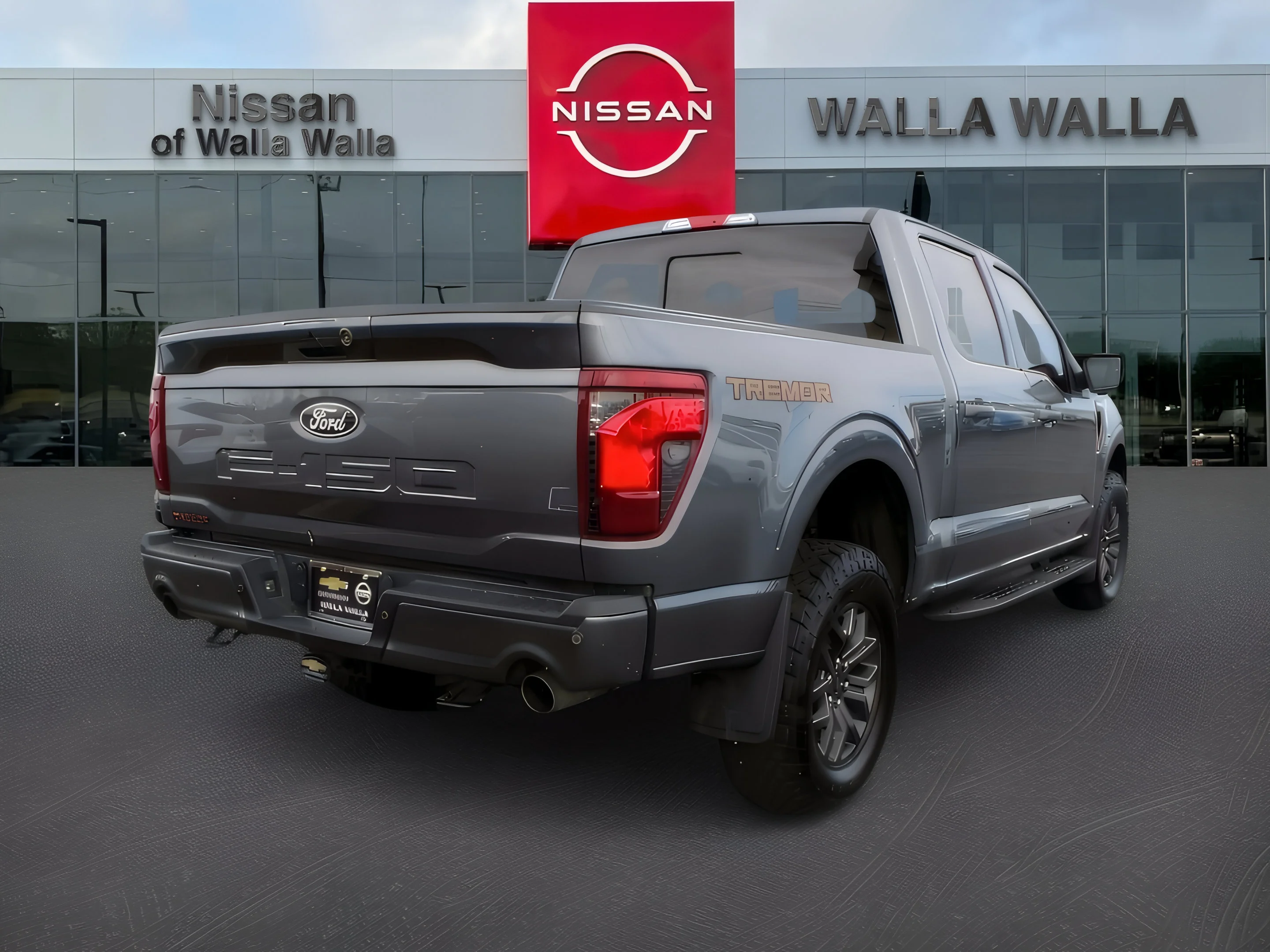 Used 2025 Carbonized Grey Metallic Ford Tremor image 5