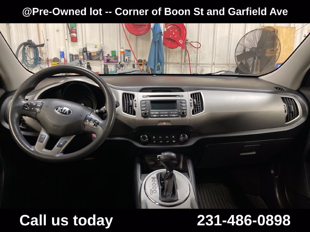 Used 2016 White Kia LX image 17