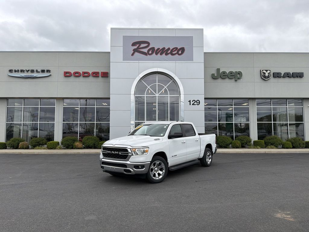 2022 RAM 1500 Big Horn/Lone Star 4x4 Crew Cab 5'7's photo