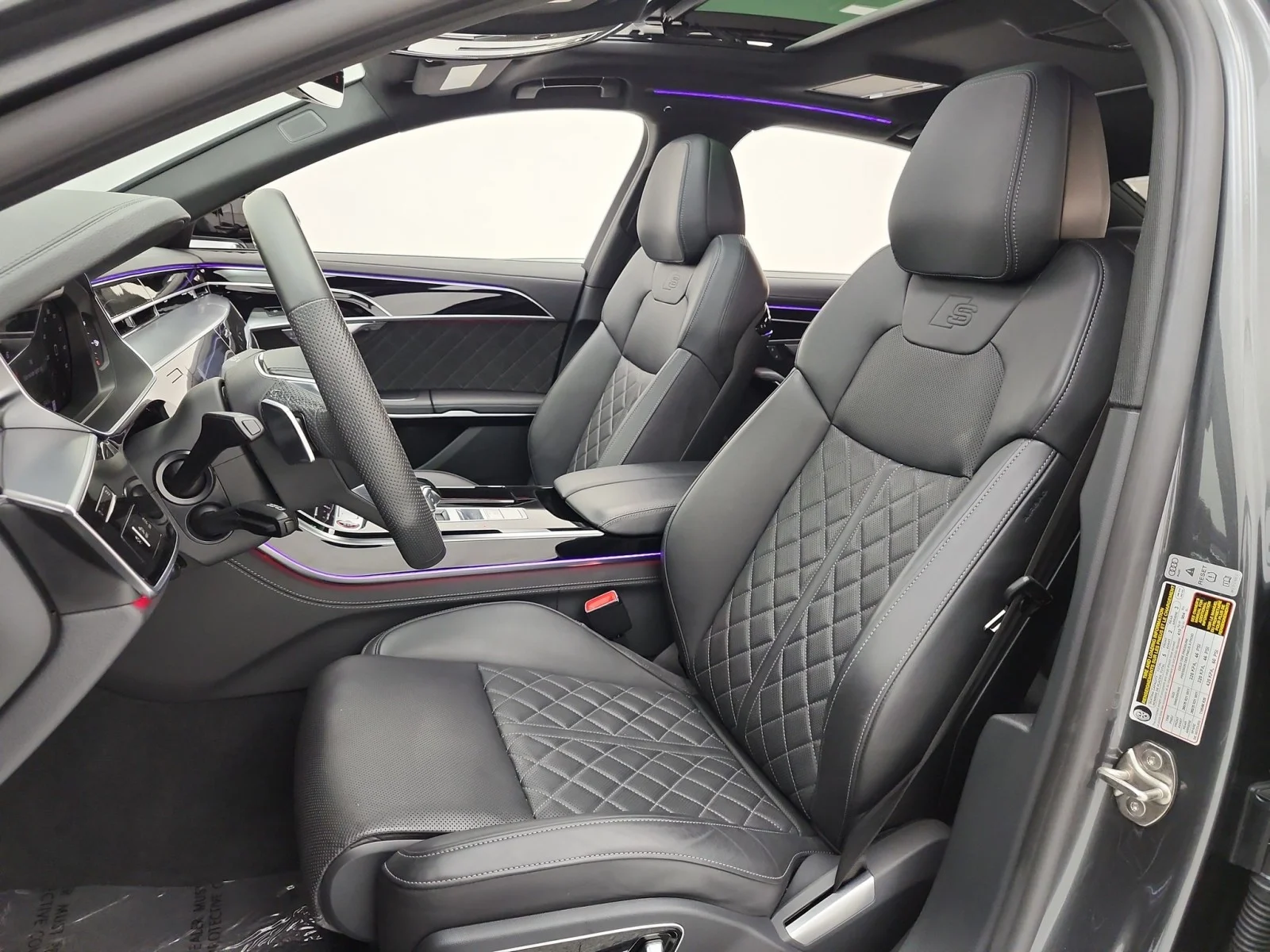 Used 2024 Daytona Gray Pearl Effect Audi 4.0 TFSI image 15