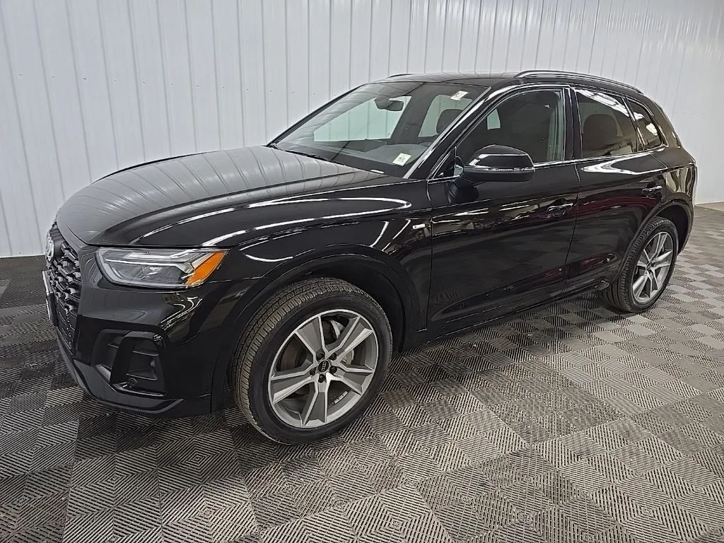 Used 2025 Black Audi 45 S line Premium image 6