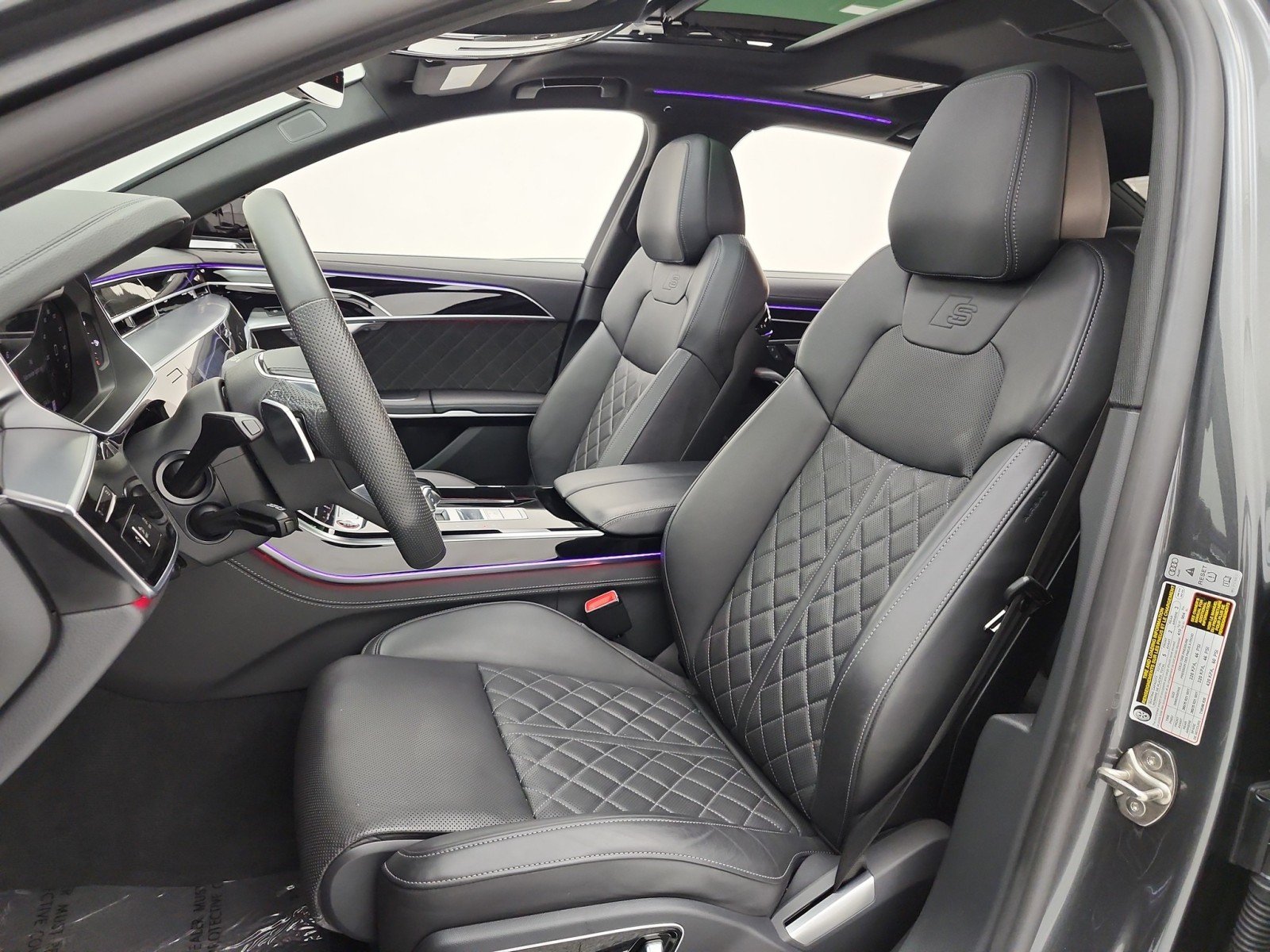 Used 2024 Daytona Gray Pearl Effect Audi 4.0 TFSI image 15
