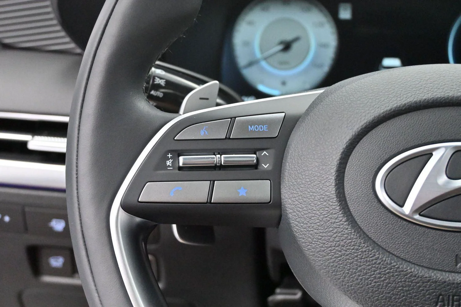 Used 2024 Hyper White Hyundai Calligraphy image 17