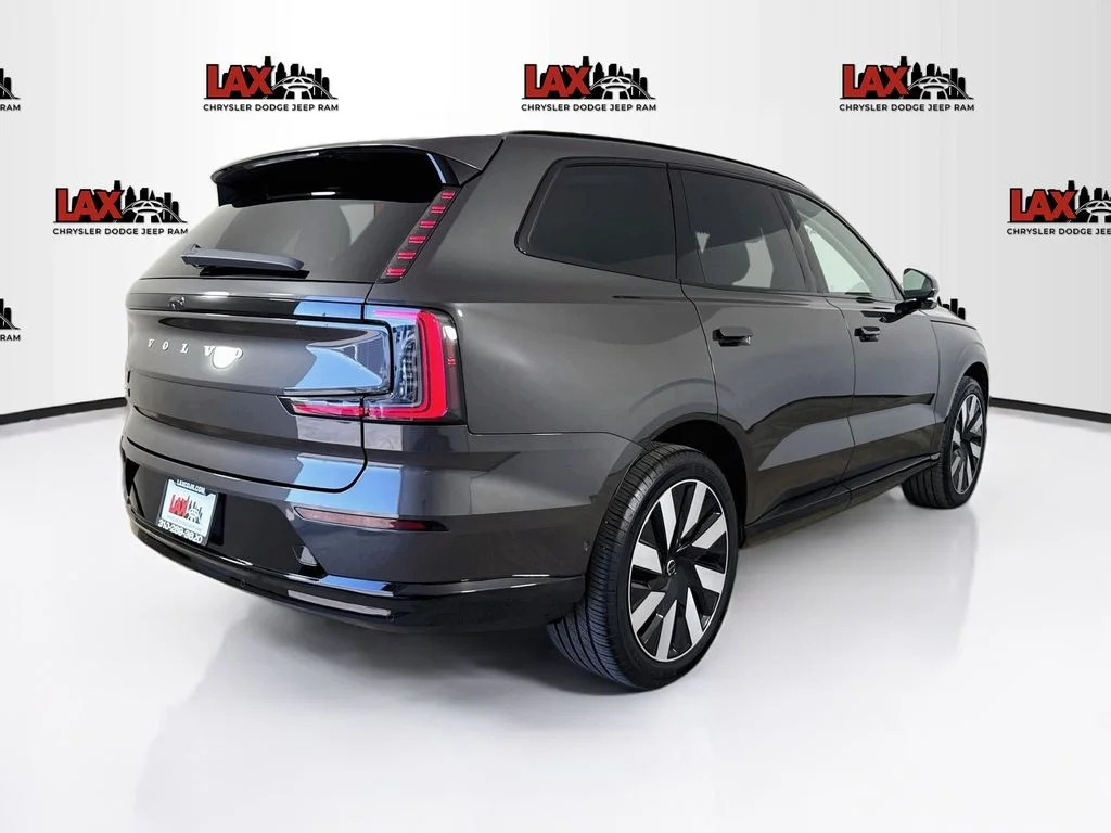 Used 2025 Gray Volvo Twin Motor Plus image 7