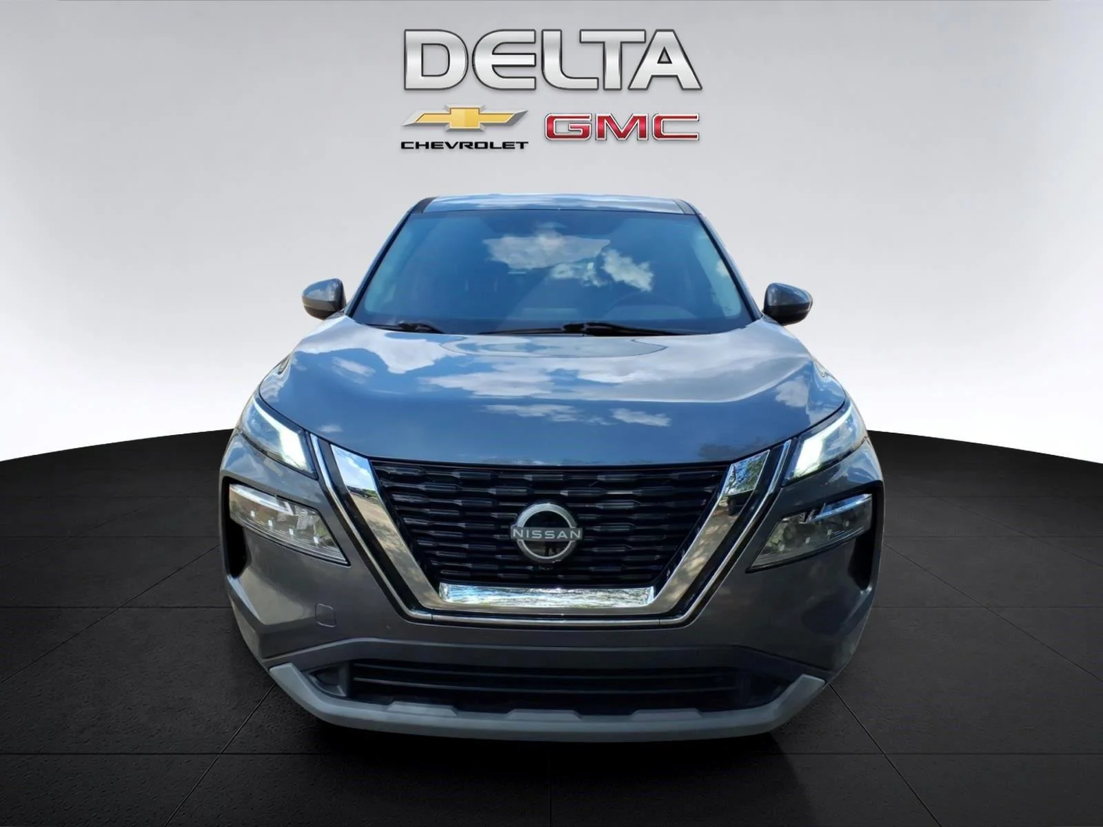 Used 2022  Nissan SV image 8