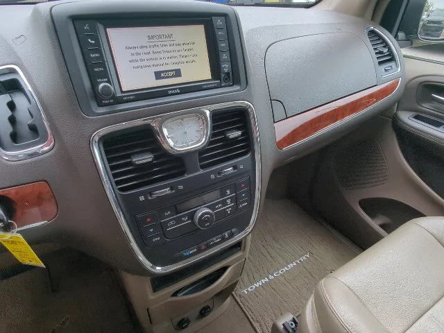 Used 2013 Red Chrysler Touring image 16