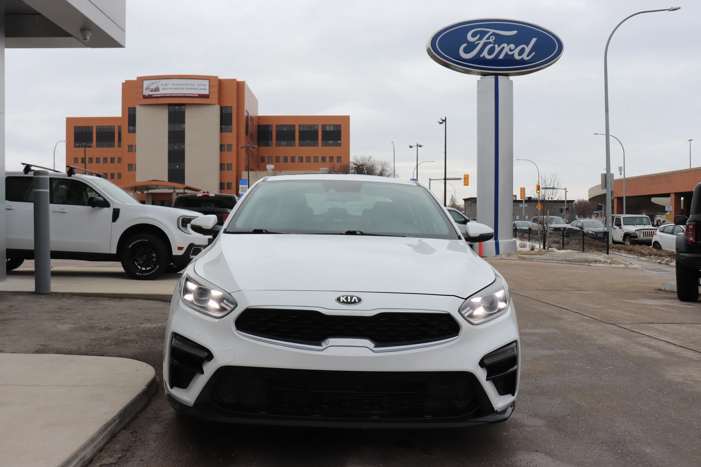 Used 2021 White Kia EX image 2
