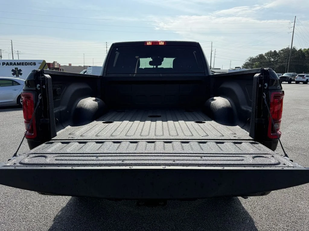 New 2026 Diamond Black Crystal Pearl-Coat Exterior Paint RAM Big Horn image 24