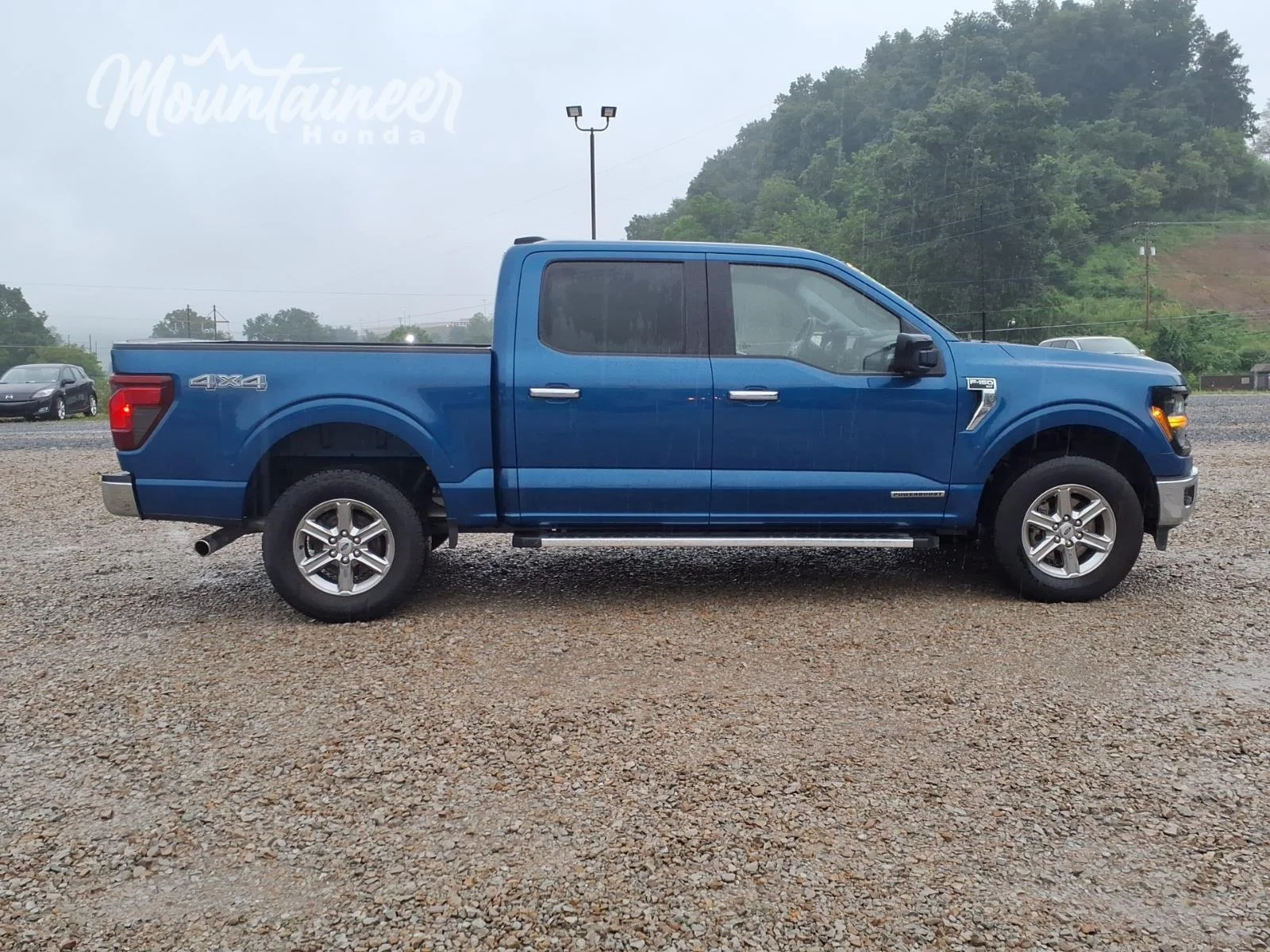 Used 2024 Atlas Blue Ford XLT image 8