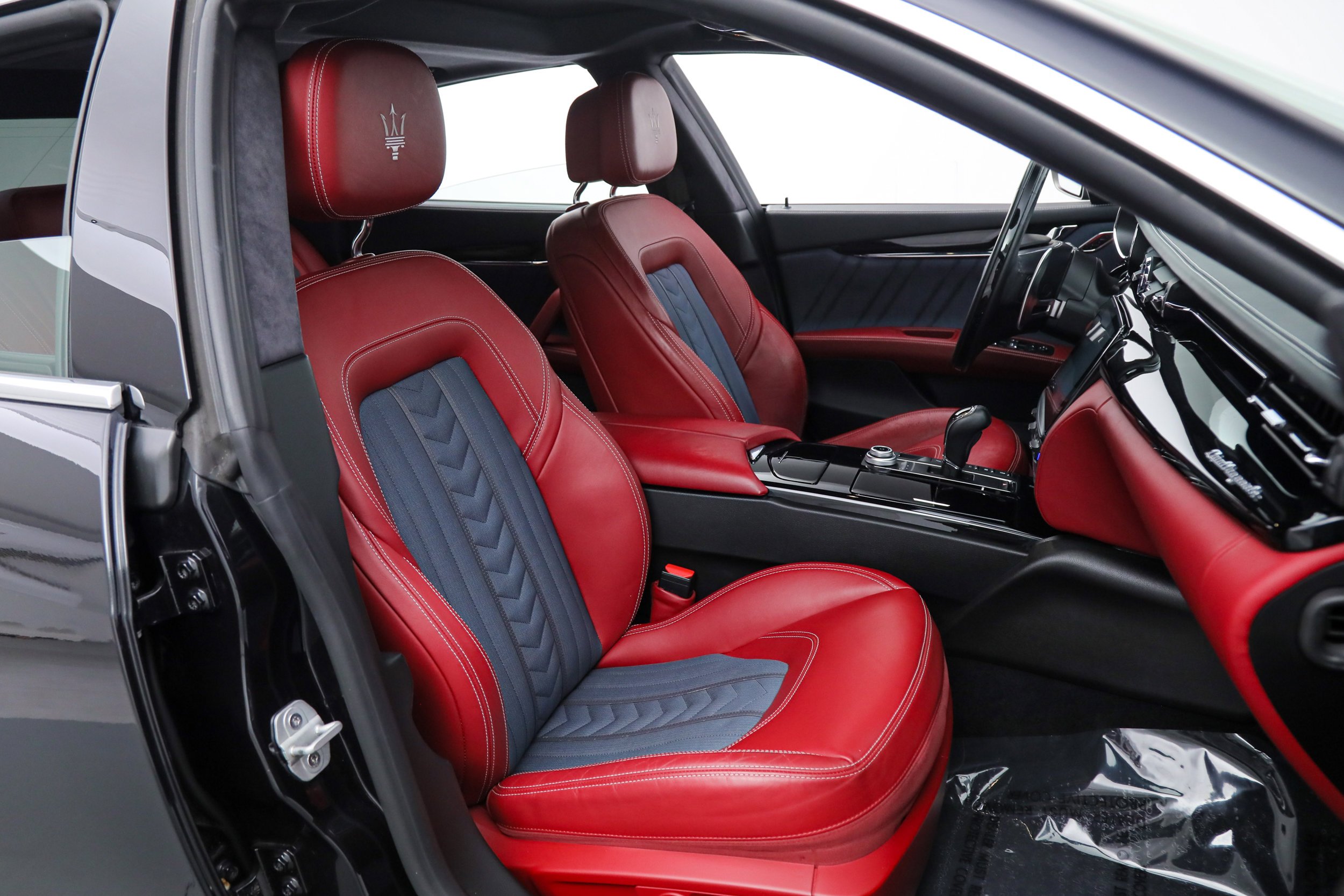 Used 2018 Black Maserati S Q4 GranLusso image 11