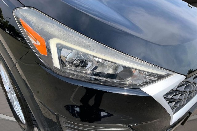 Used 2020 Black Hyundai SE image 26
