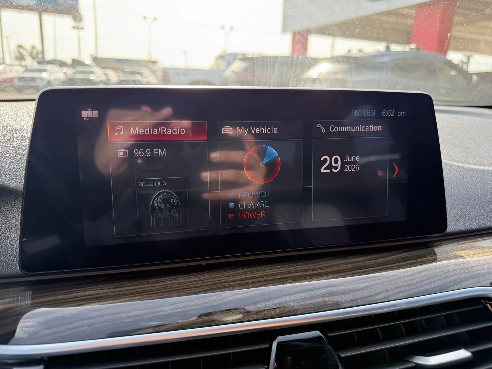 Used 2019 Black BMW 530e iPerformance image 7