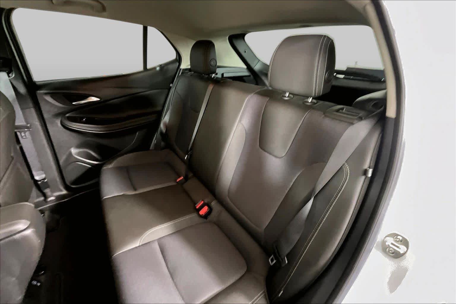 Used 2024 White Frost Tricoat Buick Preferred image 18