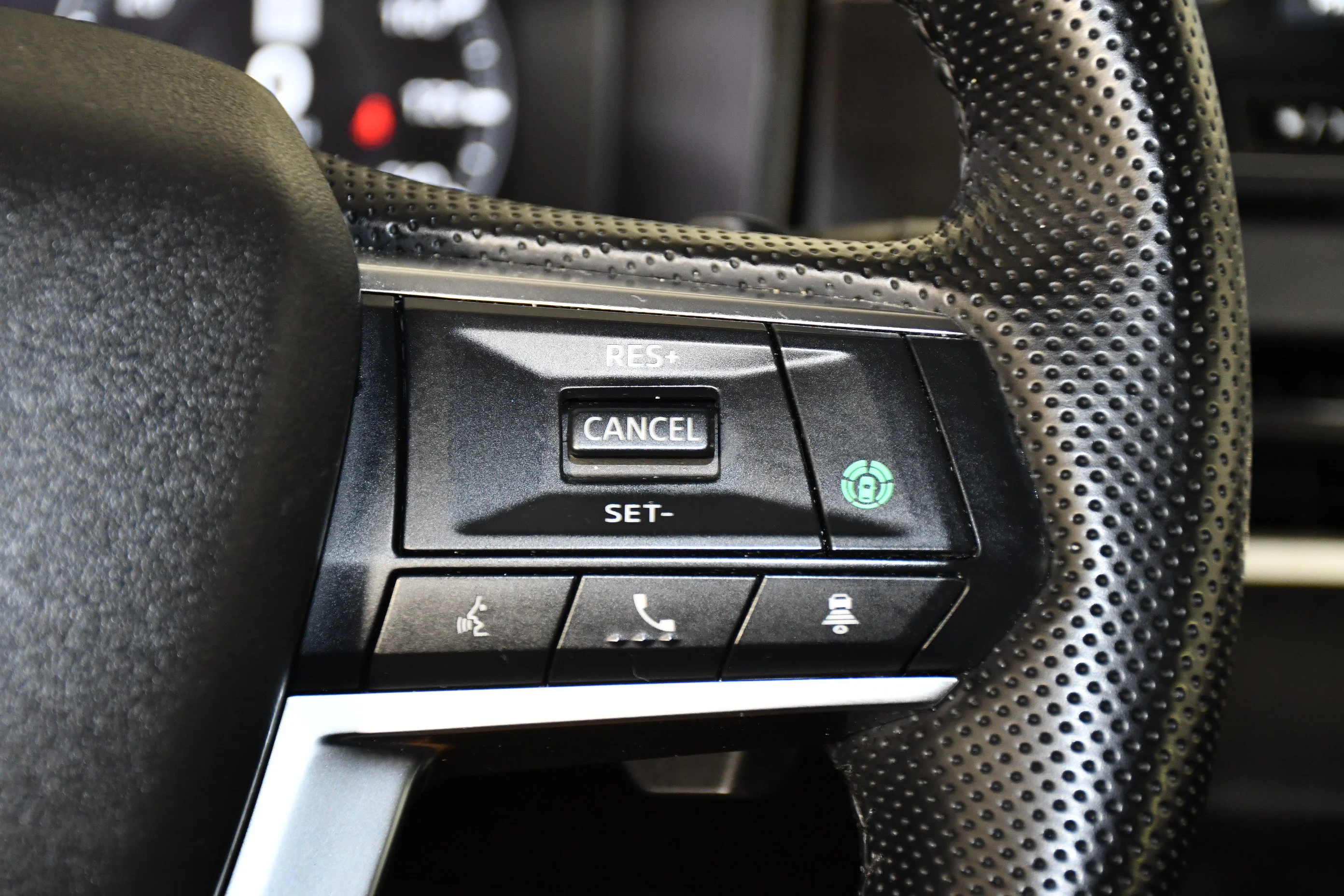 Certified Used 2024 Black Diamond Mitsubishi SEL image 21
