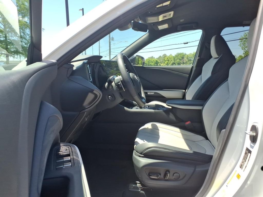 Used 2024 Beige Lexus 500h F SPORT Premium image 17