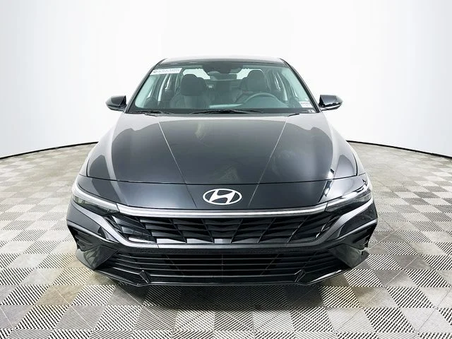 New 2026 Hyundai ELANTRA SE