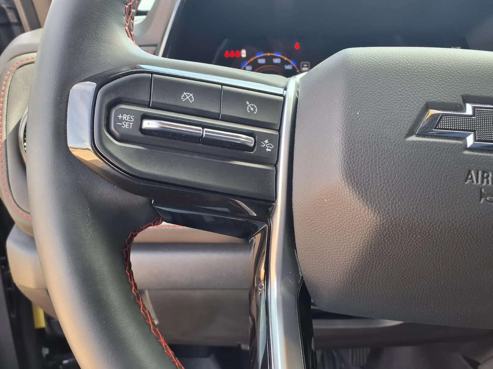 Used 2025 Black Chevrolet Z71 image 15